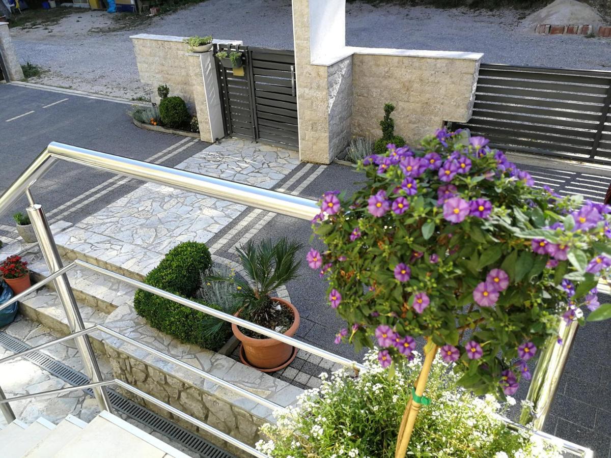 Apartmani Ban Omišalj المظهر الخارجي الصورة